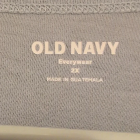 Old Navy Gray Everyday Tee - Picture 3 of 9